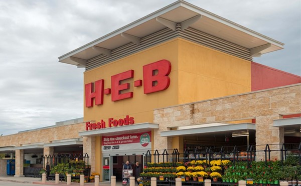 San Antonio-based H-E-B, the state's grocery powerhouse, is coming around to accepting Apple Pay.