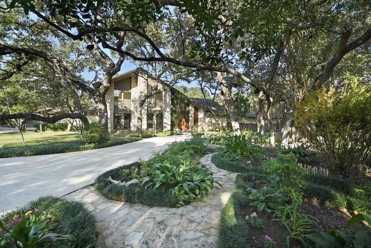 San Antonio philanthropist, former Harte-Hanks CEO Larry D. Franklin is selling his longtime home