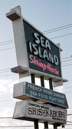 Sea Island Shrimp House is one of the few San Antonio dining destinations that is munchkin-friendly.