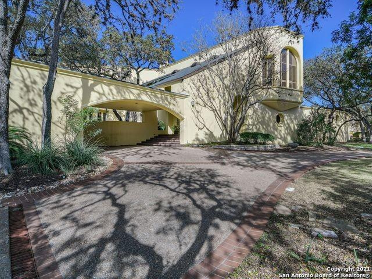 Sushi Zushi's owner is selling this $1.2 million totally '80s mansion in North San Antonio