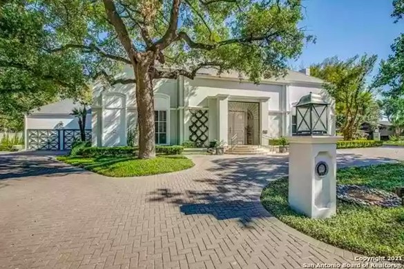 The elegant San Antonio home of the late wife of Luby's cafeterias' founder is for sale