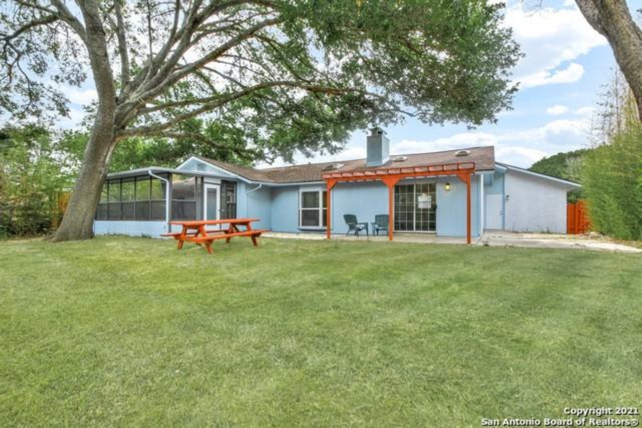 These 5 Mid-Century Modern homes for sale in San Antonio look like sets on Mad Men