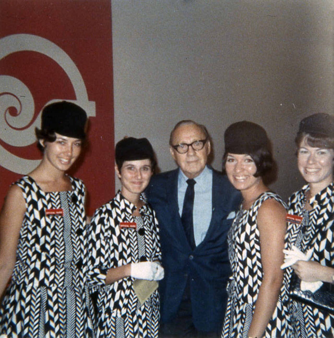 Jack Benny poses with official HemisFair'68 hostesses