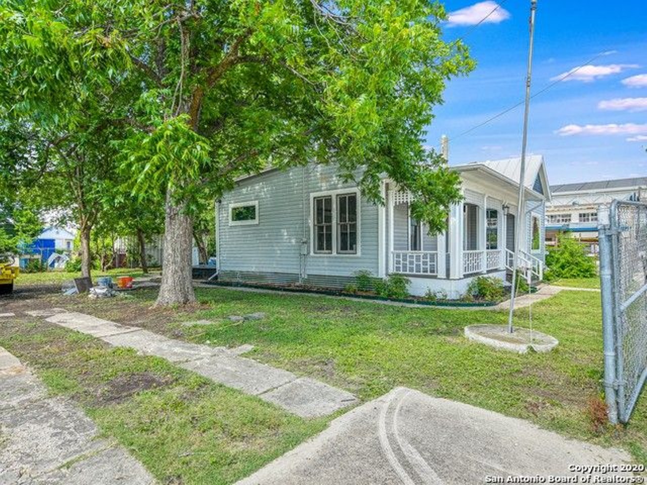 This 1897 Bungalow Might Be the Cutest Little House for Sale in San Antonio Right Now