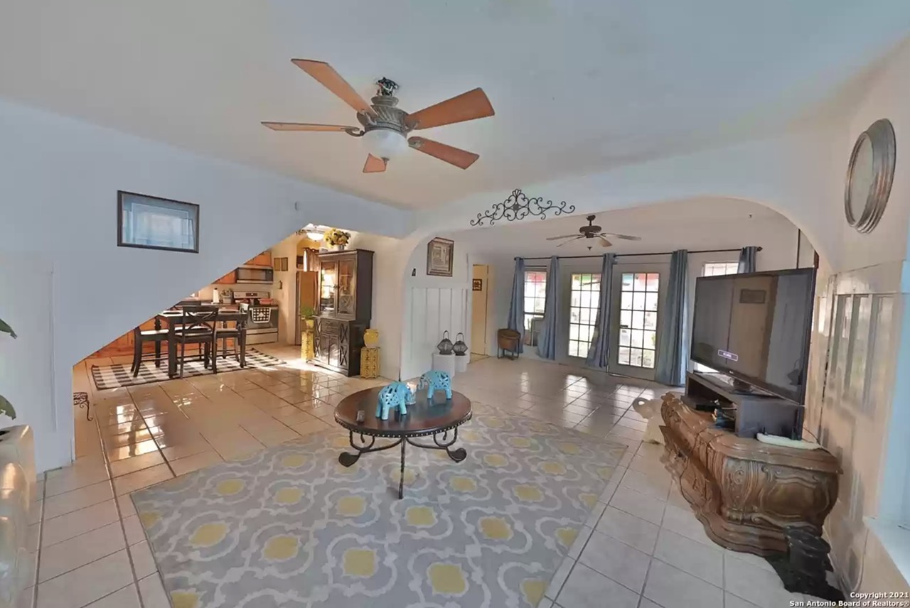 This 1910 home for sale in Southside San Antonio looks like it could be located in King William