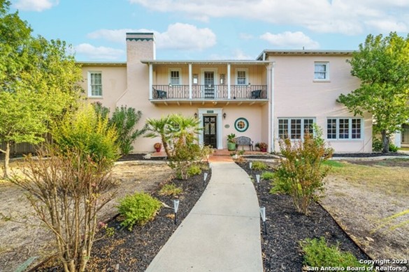 This 1935 San Antonio home for sale has a colorful, art-filled interior