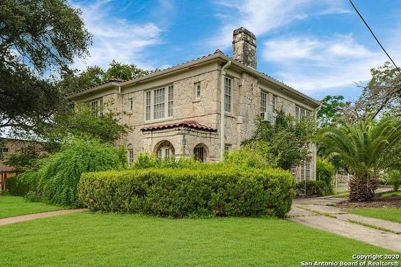 This All-Rock 1936 House for Sale in San Antonio's Deco District Is a Perfect Fixer-Upper