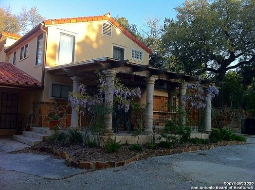 This Funky, Mid-1800s Home for Sale in San Antonio Includes an Old Stagecoach Stop