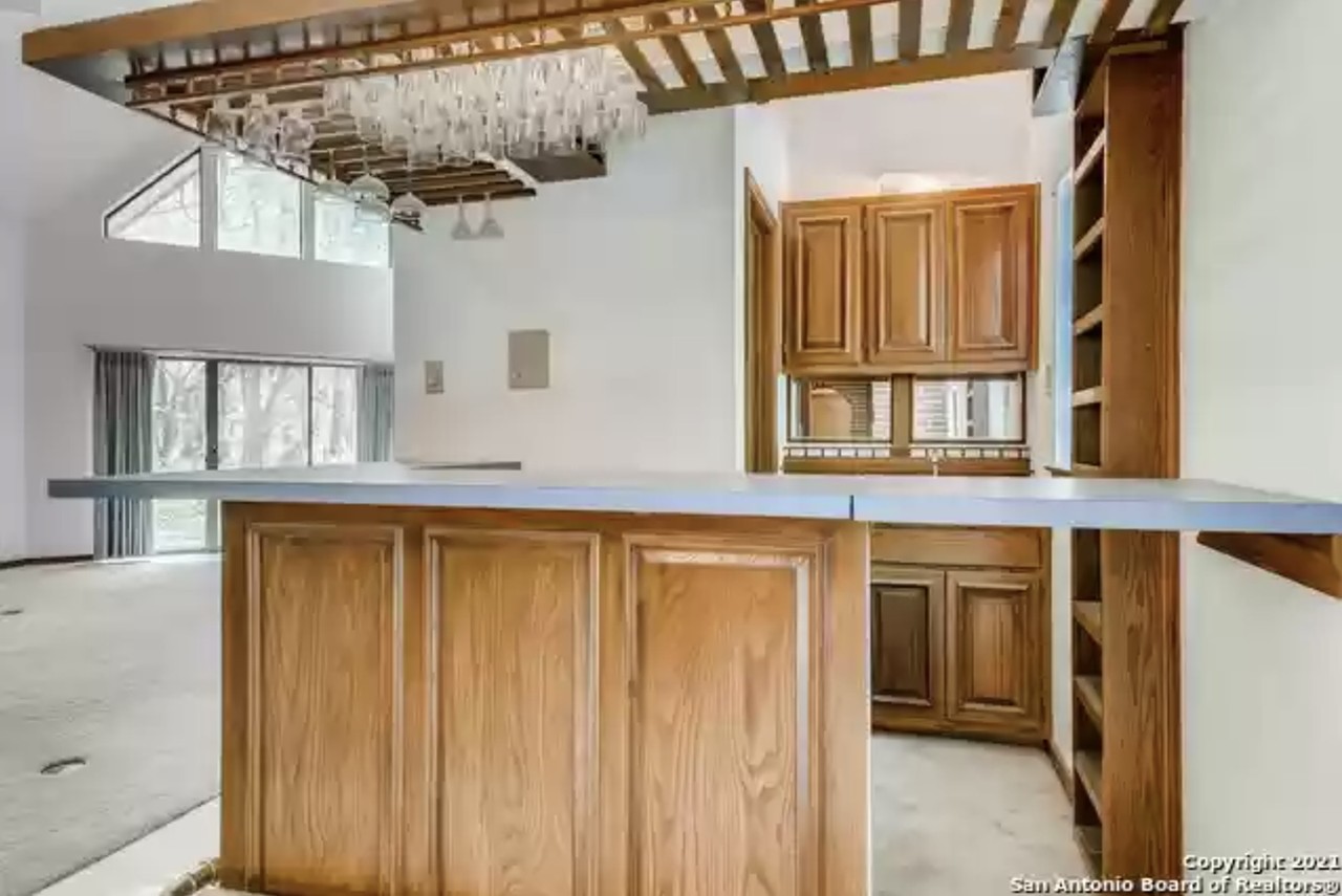 This San Antonio-area home for sale is an '80s time capsule with a conversation pit