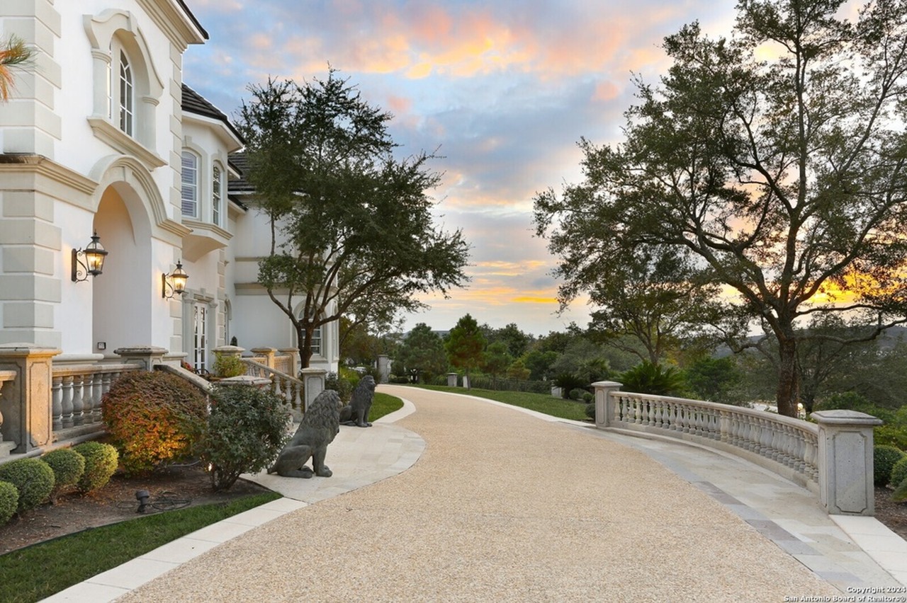 This San Antonio mansion for sale is across from David Robinson's former home