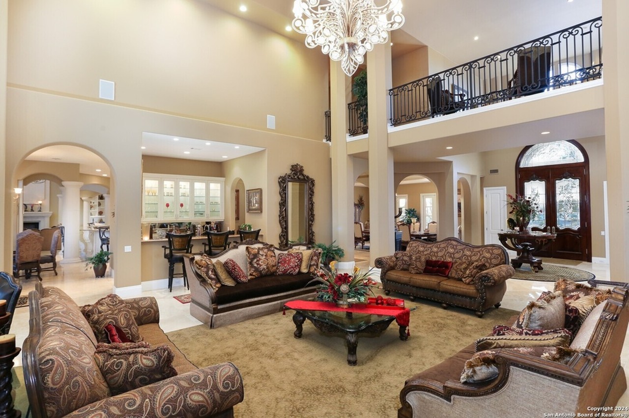 This San Antonio mansion for sale is across from David Robinson's former home