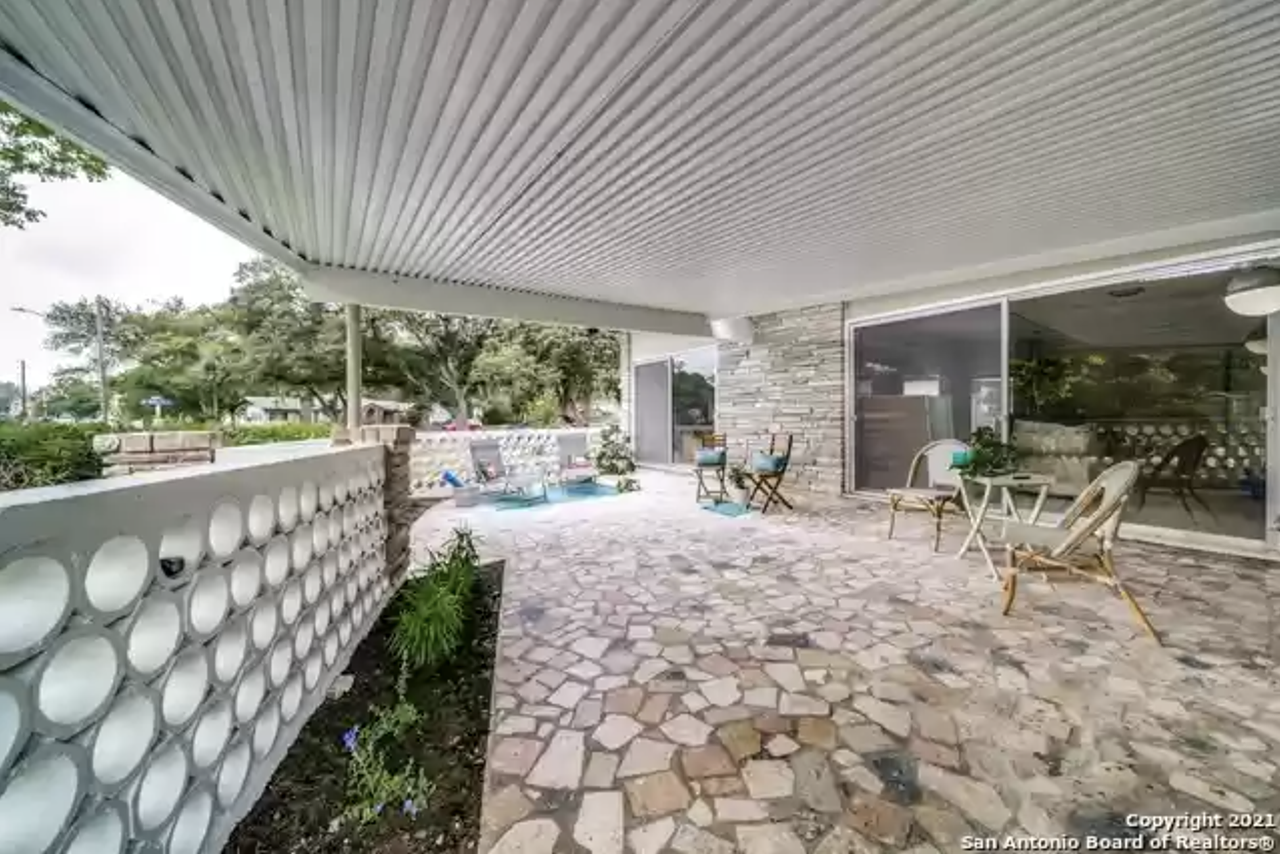 This swinging mid-century San Antonio home only had one owner until someone bought it this spring