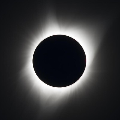 During totality, it is possible to perceive the sun's corona.