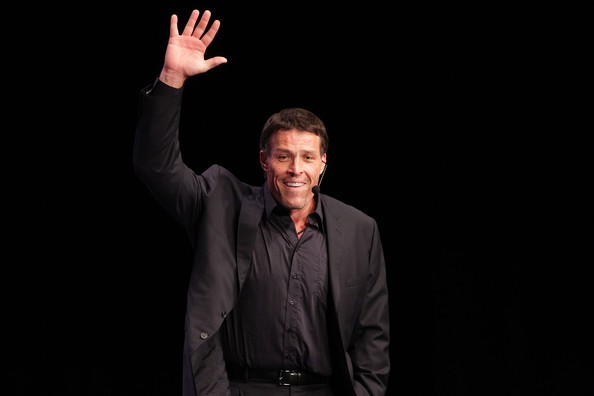 Tony Robbins Success Attributed to Being a "Midget Giant"
