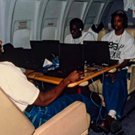 Photo of the San Antonio Spurs playing video game after winning the 1999 championship goes viral