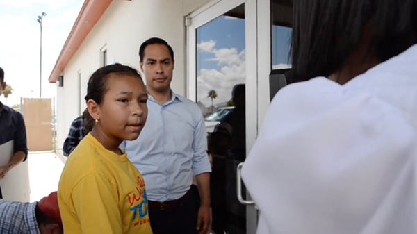 Julián Castro Denied Entrance at South Texas Detention Facility While Delivering Toys for Immigrant Children