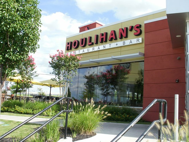 Houlihan's Live Oak Location Closed as Part of Bankruptcy Proceedings