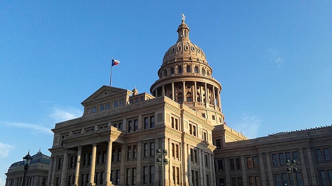 the_texas_state_capitol_side_view.jpg