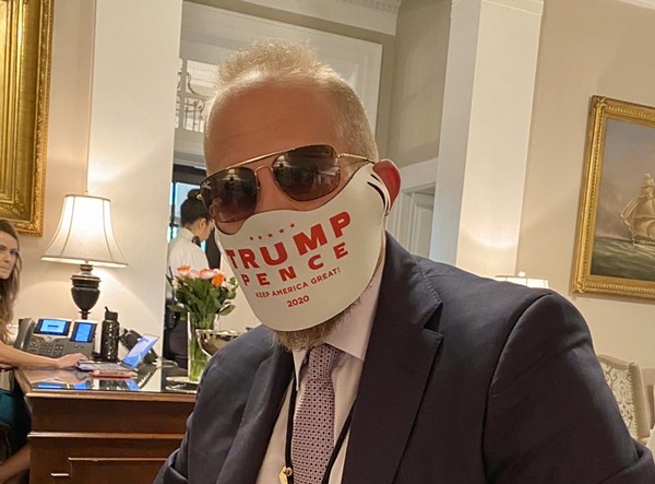 San Antonio Trump Lackey Brad Parscale Posts Selfie With MAGA Mask — and Twitter Lets Loose (2)