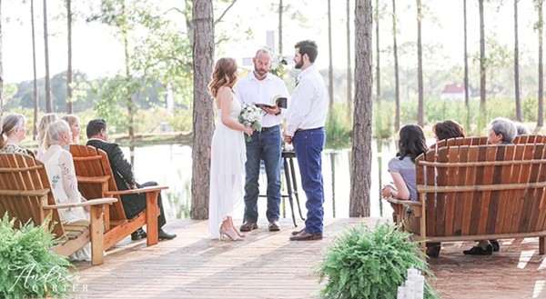 Texans are turning to micro-ceremonies of 10 or less guests during the COVID pandemic. - COURTESY FLOUR AND BLOOM EVENTS