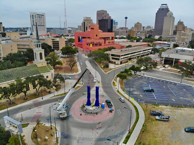 New sculpture by Mexican artist Sebastian makes its debut in downtown San Antonio (4)