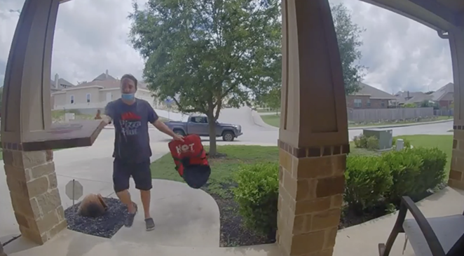 San Antonio Pizza Hut employee fired for throwing pizza onto customer's doorstep. - SCREENSHOT / REDDIT