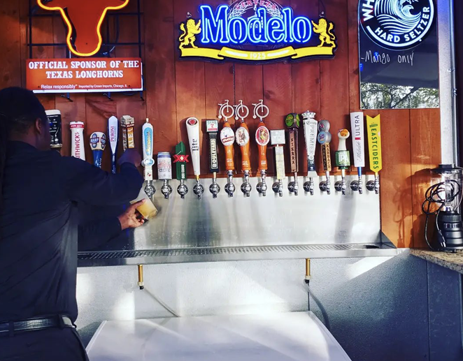 The new Guillermo’s offers a 20-tap draft rail featuring craft beers from San Antonio and the Rio Grande Valley. - Instagram / starrchild29