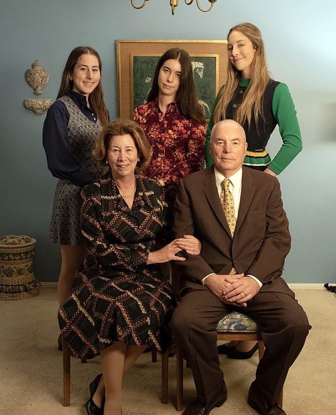 Alana Haim's sisters and parents played her onscreen family in Licorice Pizza. - MGM