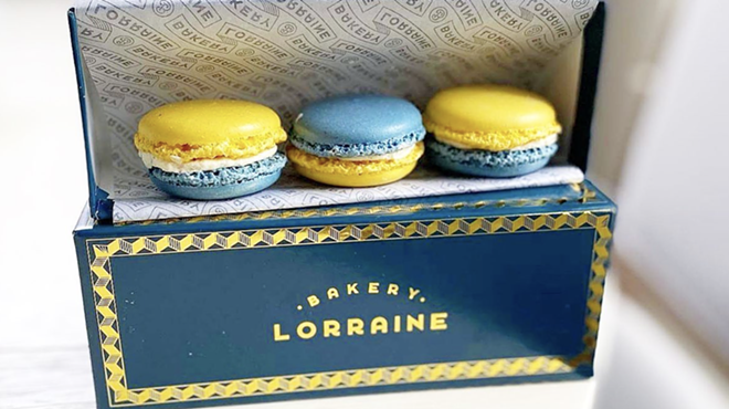 Bakery Lorraine is now offering lemon macarons that mimic the colors of the Ukrainian flag. - Instagram / bakery_lorraine