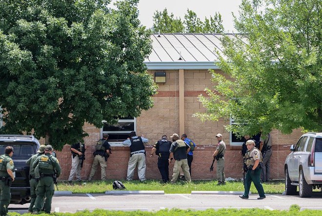 Authorities prepared to evacuate students and teachers May 24 after a gunman entered Robb Elementary School in Uvalde. Credit: Courtesy of Pete Luna/Uvalde Leader News - TEXAS TRIBUNE / COURTESY PHOTO: PETE LUNA / UVALDE LEADER NEWS