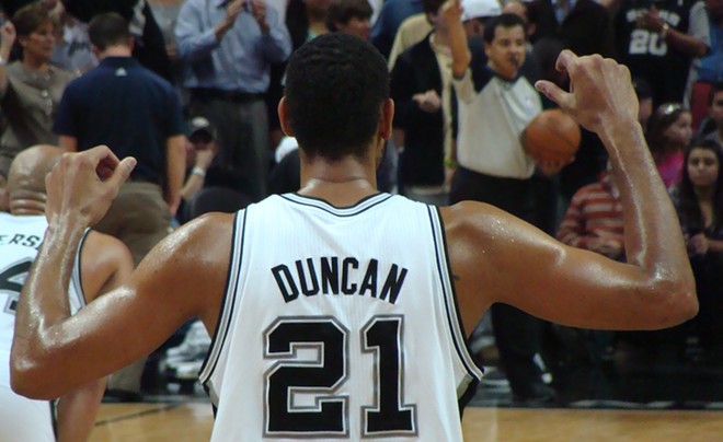 Tim Duncan takes position during a 2010 game against the Denver Nuggets. - Wikimedia Commons / Zereshk