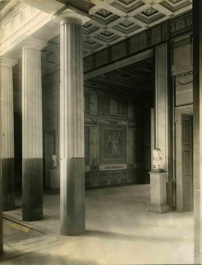 The portrait displayed in the courtyard of the Pompejanum, Aschaffenburg, 1931. - Courtesy Photo / Bavarian Administration of State-Owned Palaces, Gardens and Lakes