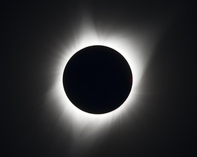 During totality, it is possible to perceive the sun's corona. - NASA / Aubrey Gemignani