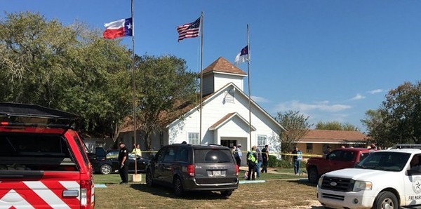 Police and emergency crews work the scene of the 2017 Sutherland Springs mass shooting. - TWITTER / MAJORNEWS911