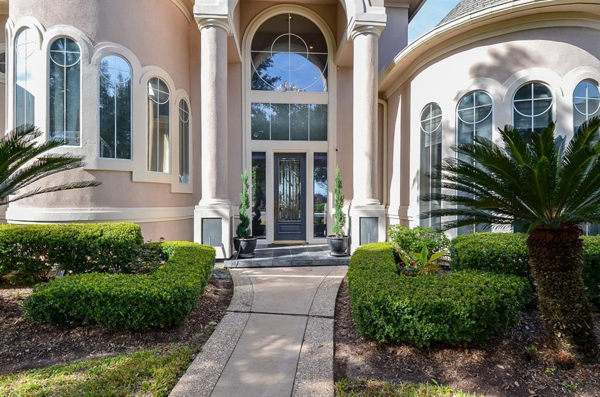 Charles Barkley's Former Texas Home Is Up For Sale, Let's Take a Tour ...