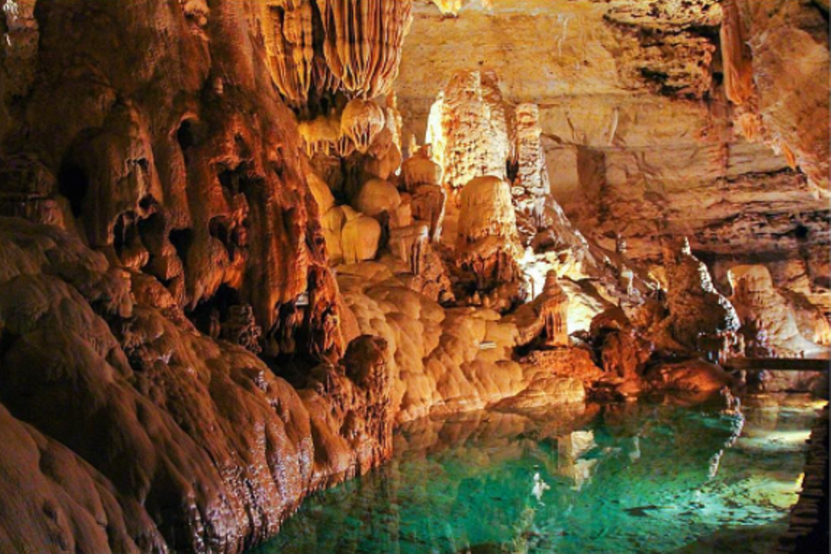 places to visit in san antonio cave