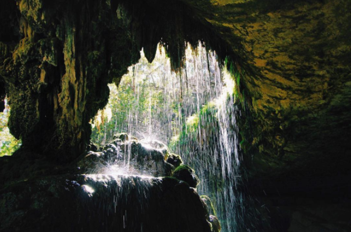 places to visit in san antonio cave