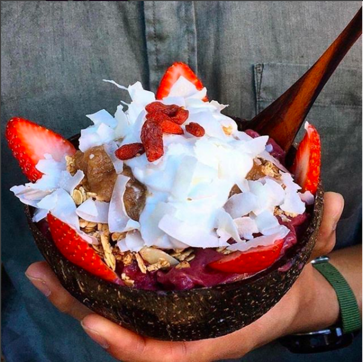 Acai Bowls with Granola and Banana - The Charming Detroiter