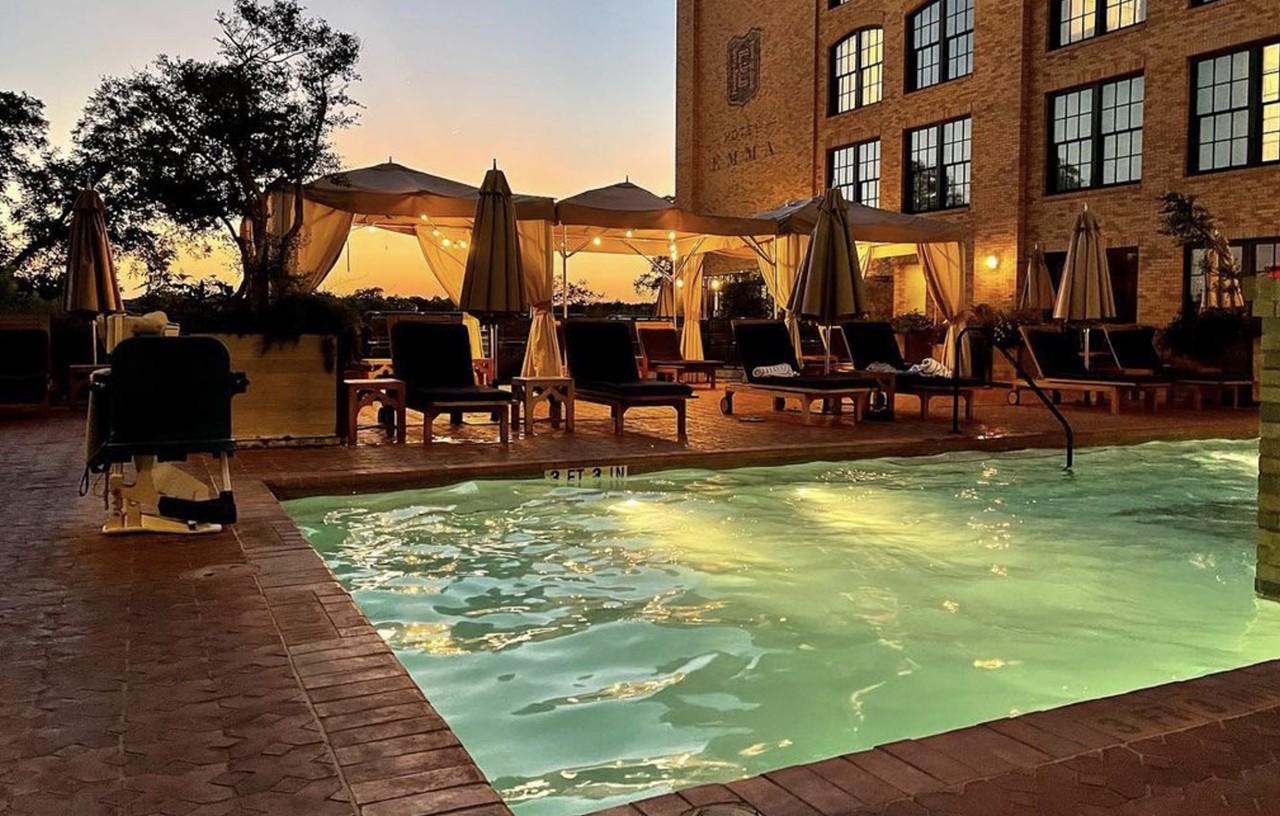 hotels in del rio texas with indoor pool