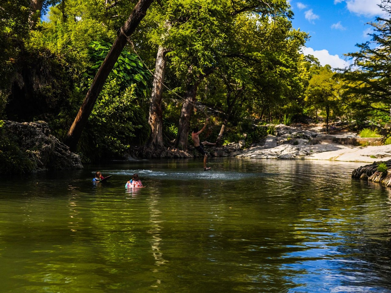 26 beautiful Texas swimming holes, pools and lakes in driving distance of San Antonio San Antonio San Antonio Current imagem