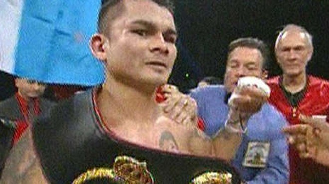 Video: Maidana Convincingly Outpoints Broner at the Alamodome